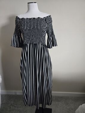 Very J Black & White One-Shoulder Striped Midi Dress
